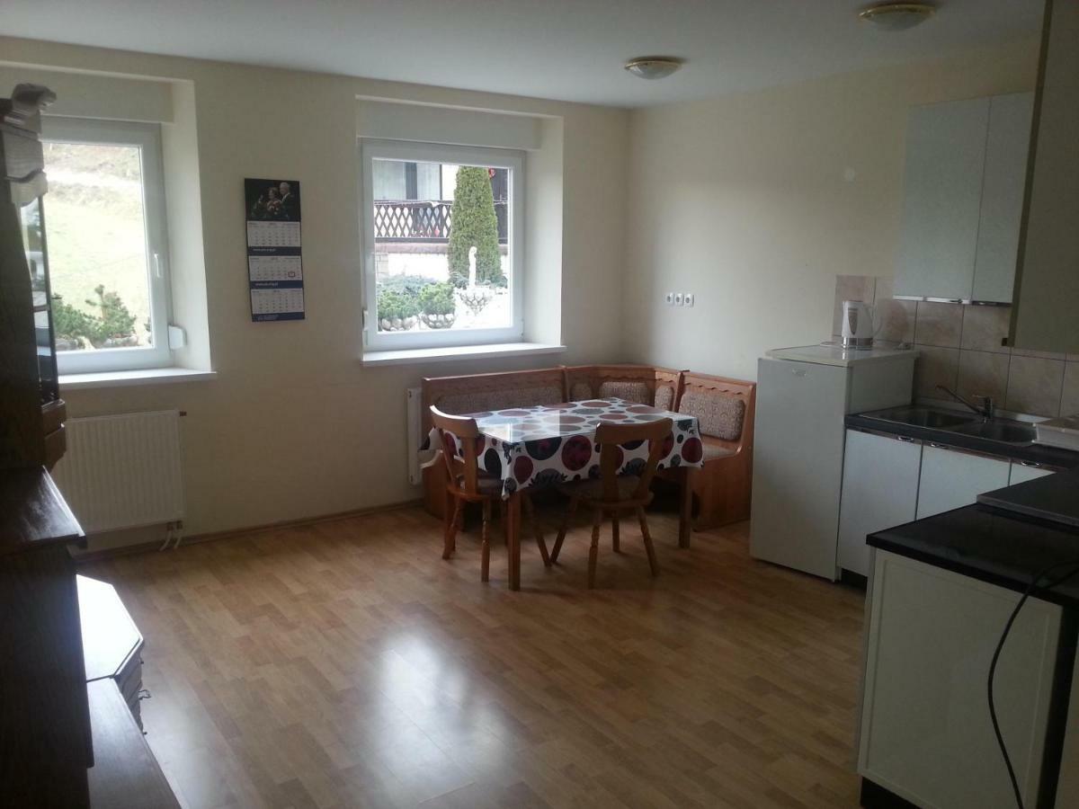 Sostanj Velenje Ravne Sobe Rooms Vrtacnik D O O Экстерьер фото
